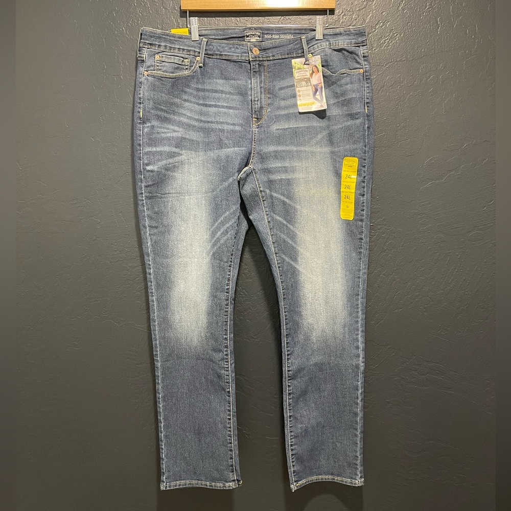 Mid-Rise Straight Levi’s Jeans